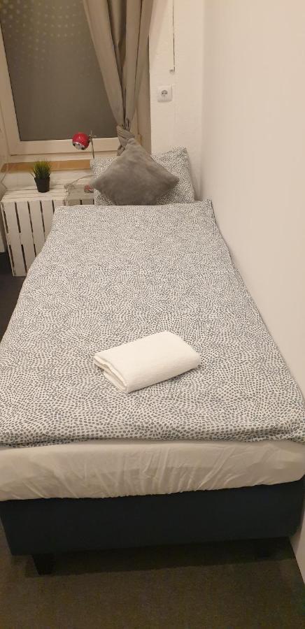 Flyfly Hostel , Darmowy Parking , Rezerwuj Przez Urzadzenia Mobilne -10 Procent Wrocław Buitenkant foto