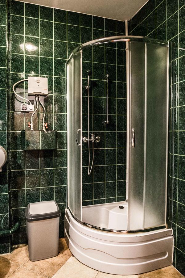 Flyfly Hostel , Darmowy Parking , Rezerwuj Przez Urzadzenia Mobilne -10 Procent Wrocław Buitenkant foto