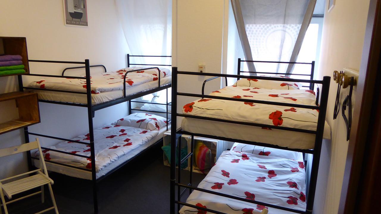 Flyfly Hostel , Darmowy Parking , Rezerwuj Przez Urzadzenia Mobilne -10 Procent Wrocław Buitenkant foto