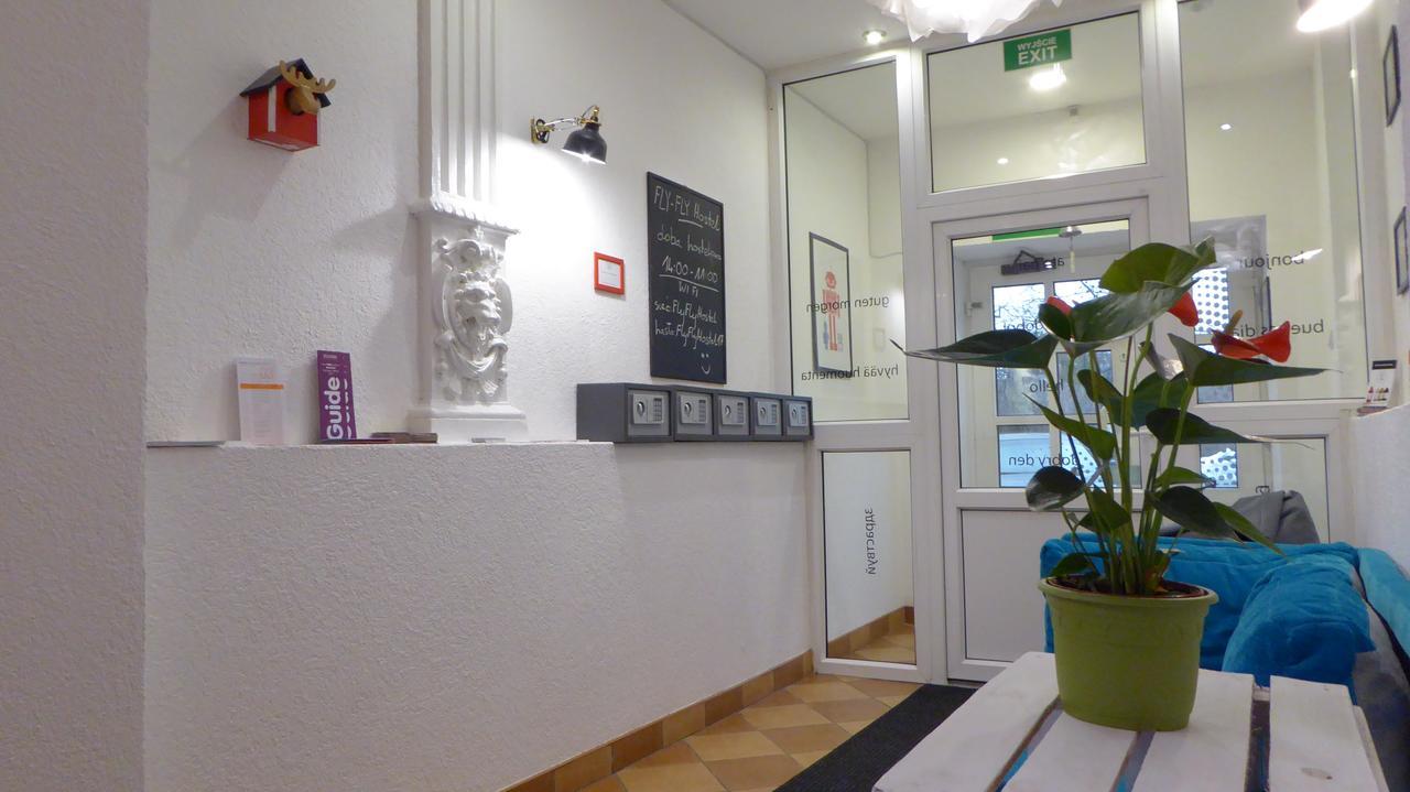 Flyfly Hostel , Darmowy Parking , Rezerwuj Przez Urzadzenia Mobilne -10 Procent Wrocław Buitenkant foto