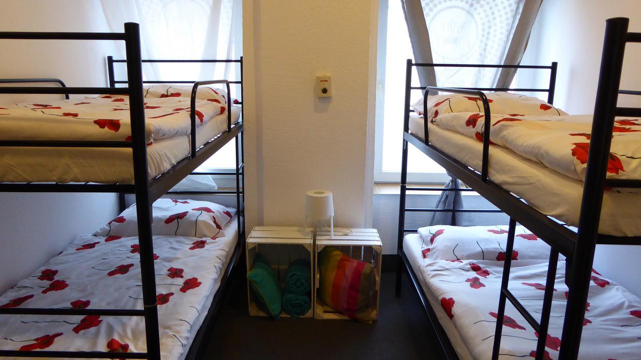 Flyfly Hostel , Darmowy Parking , Rezerwuj Przez Urzadzenia Mobilne -10 Procent Wrocław Buitenkant foto